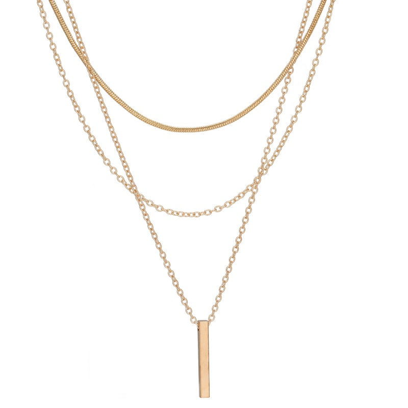 Elegante collar de varias vueltas con un delicado colgante
